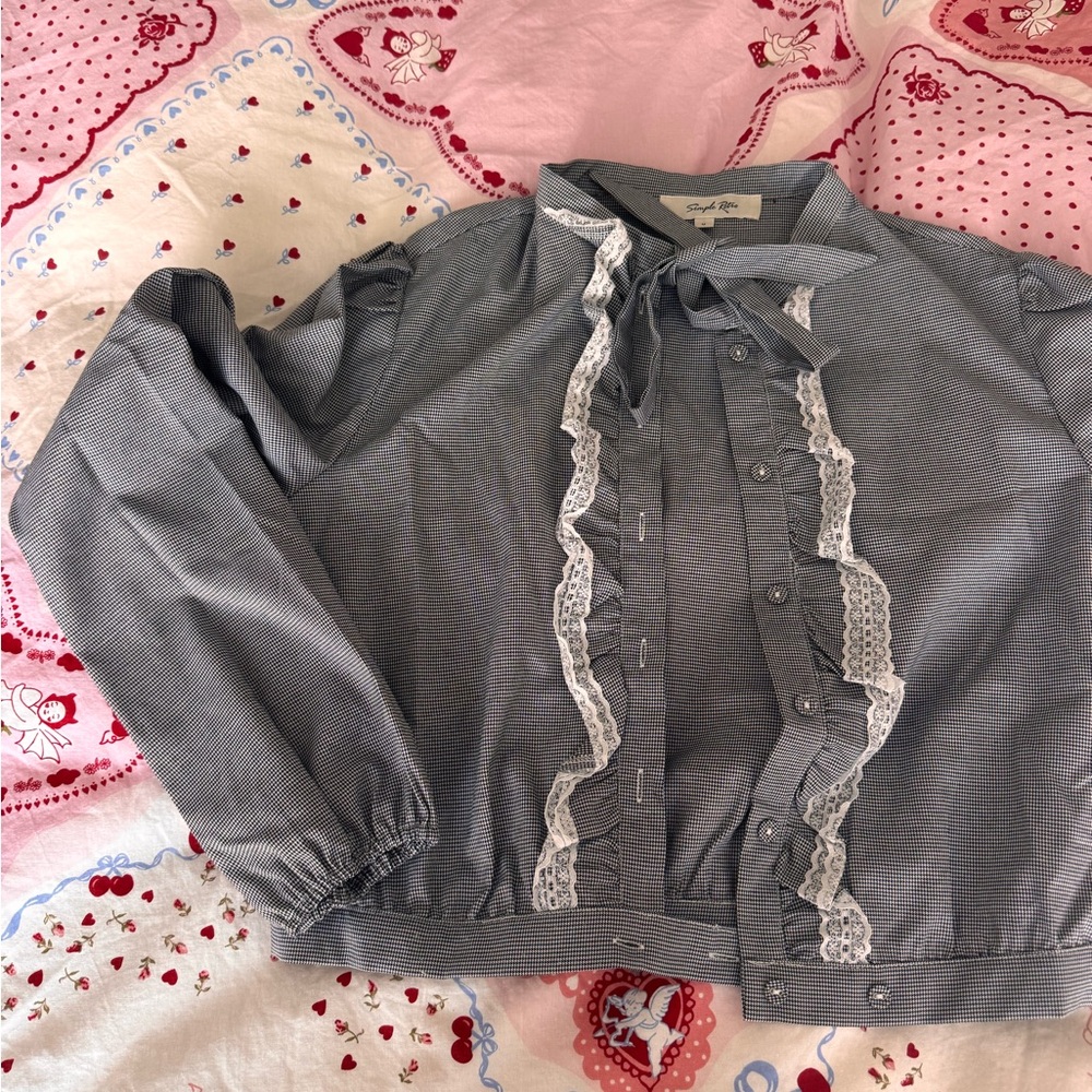 Elegant Gray Blouse with Lace Details
